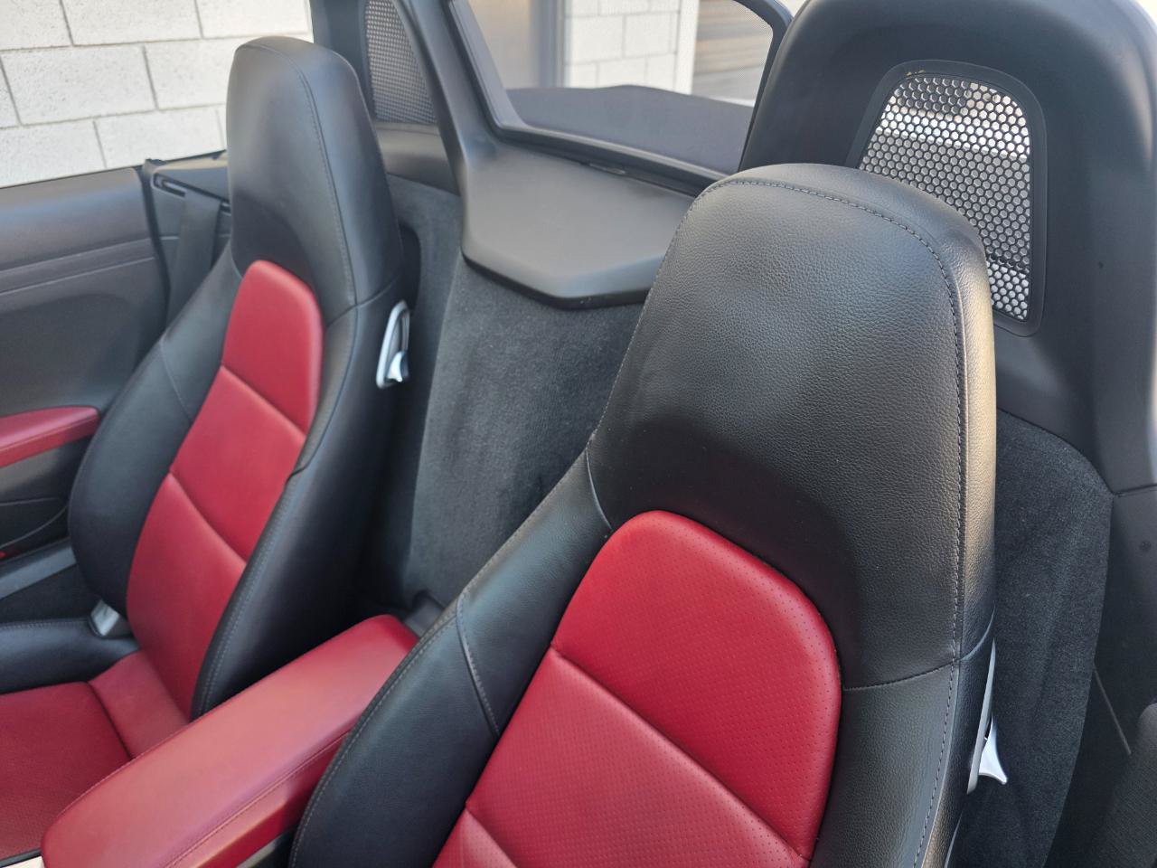 Used 2017 Porsche 718 Boxster RWD image 35