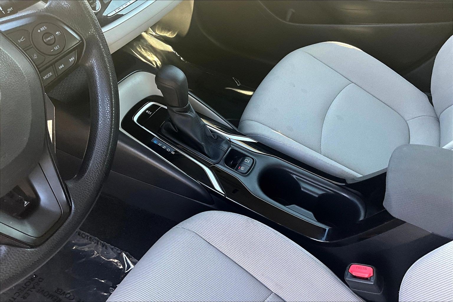 Used 2022 Toyota Corolla LE FWD image 14