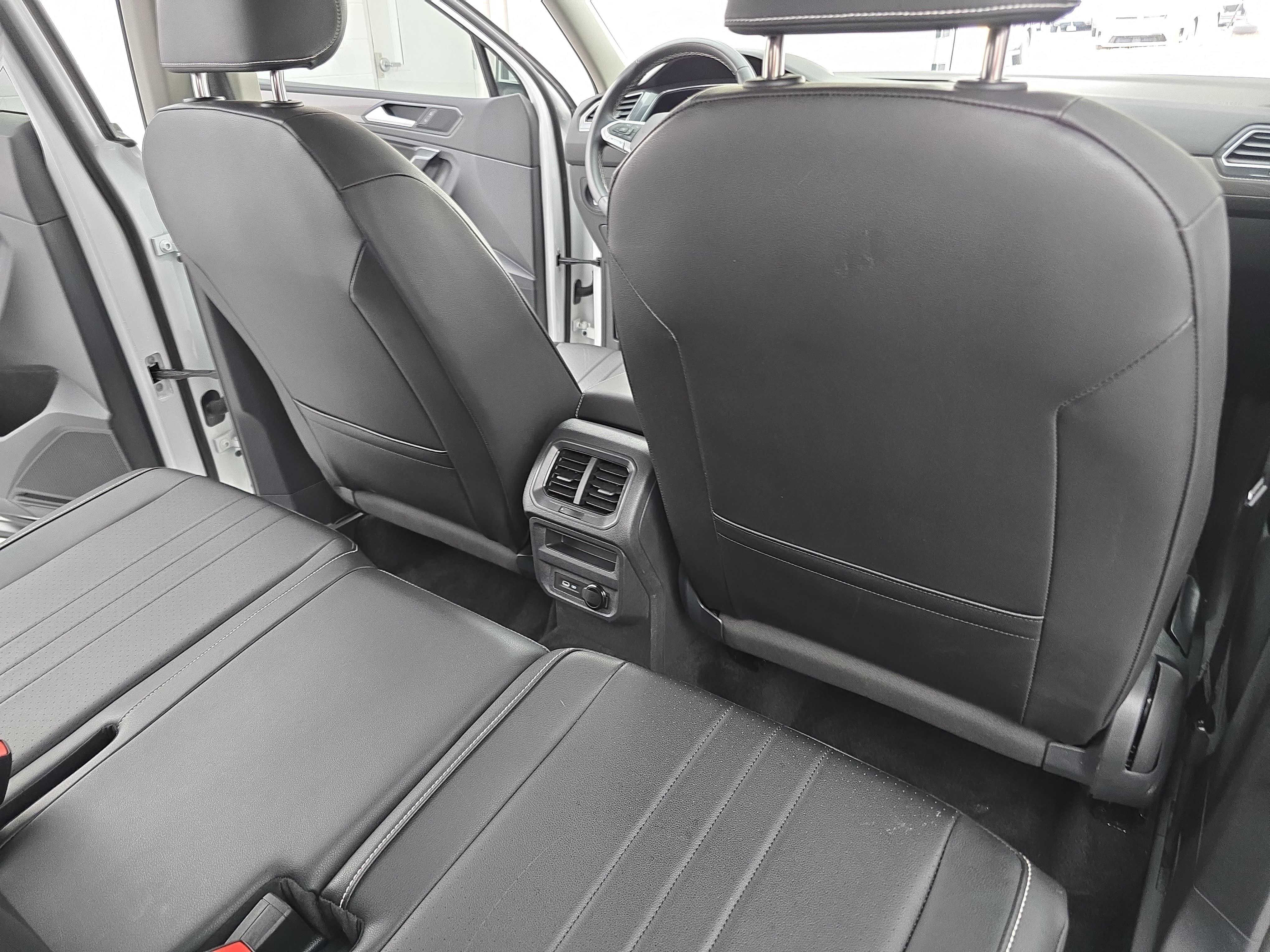 Used 2023 Volkswagen Tiguan SE FWD image 11