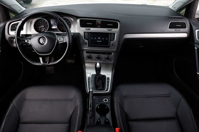 Used 2017 Volkswagen Golf SE FWD image 2