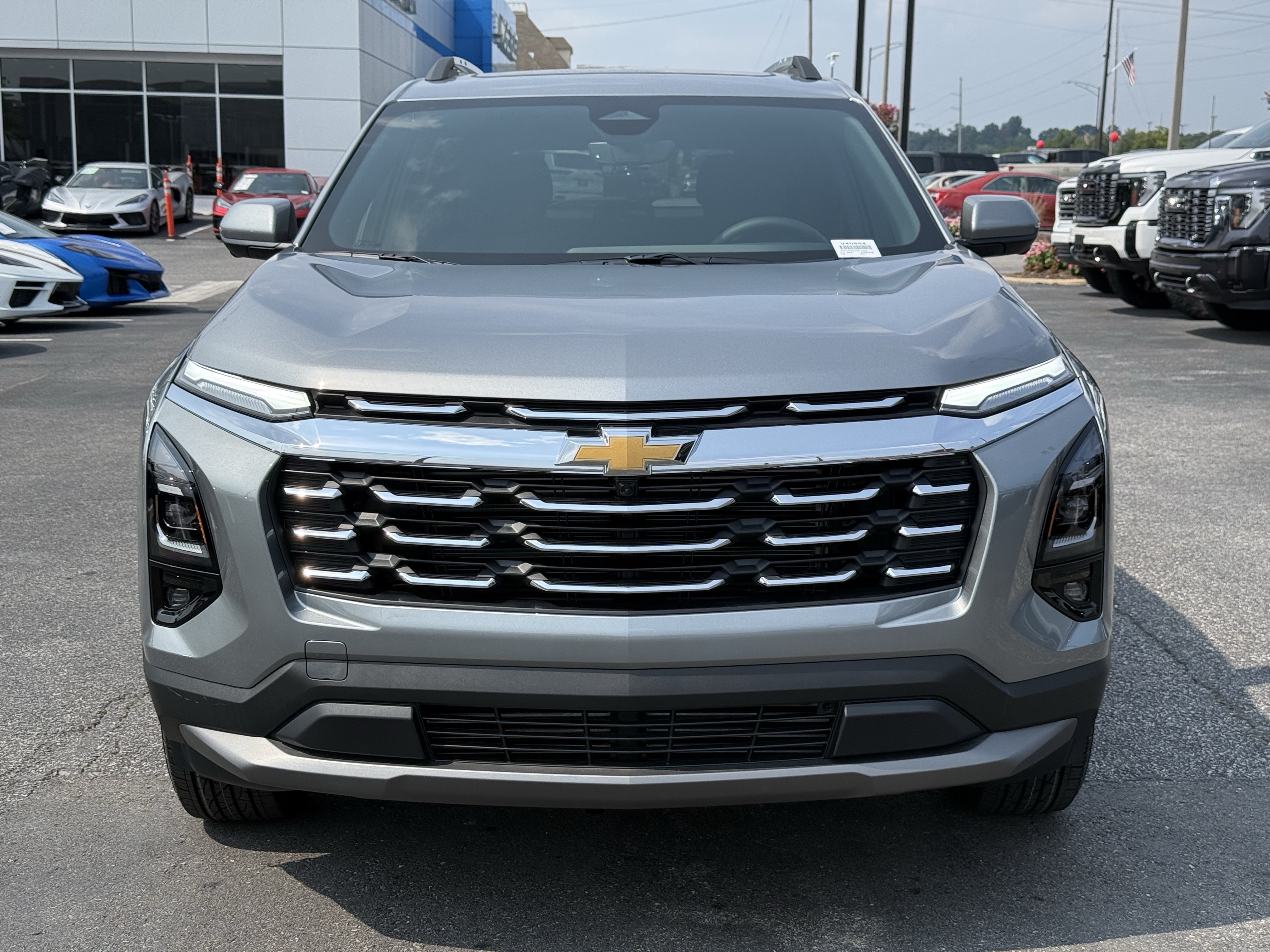 New 2027 Chevrolet Equinox LT w/ Safety and Technology Package FWD image 3