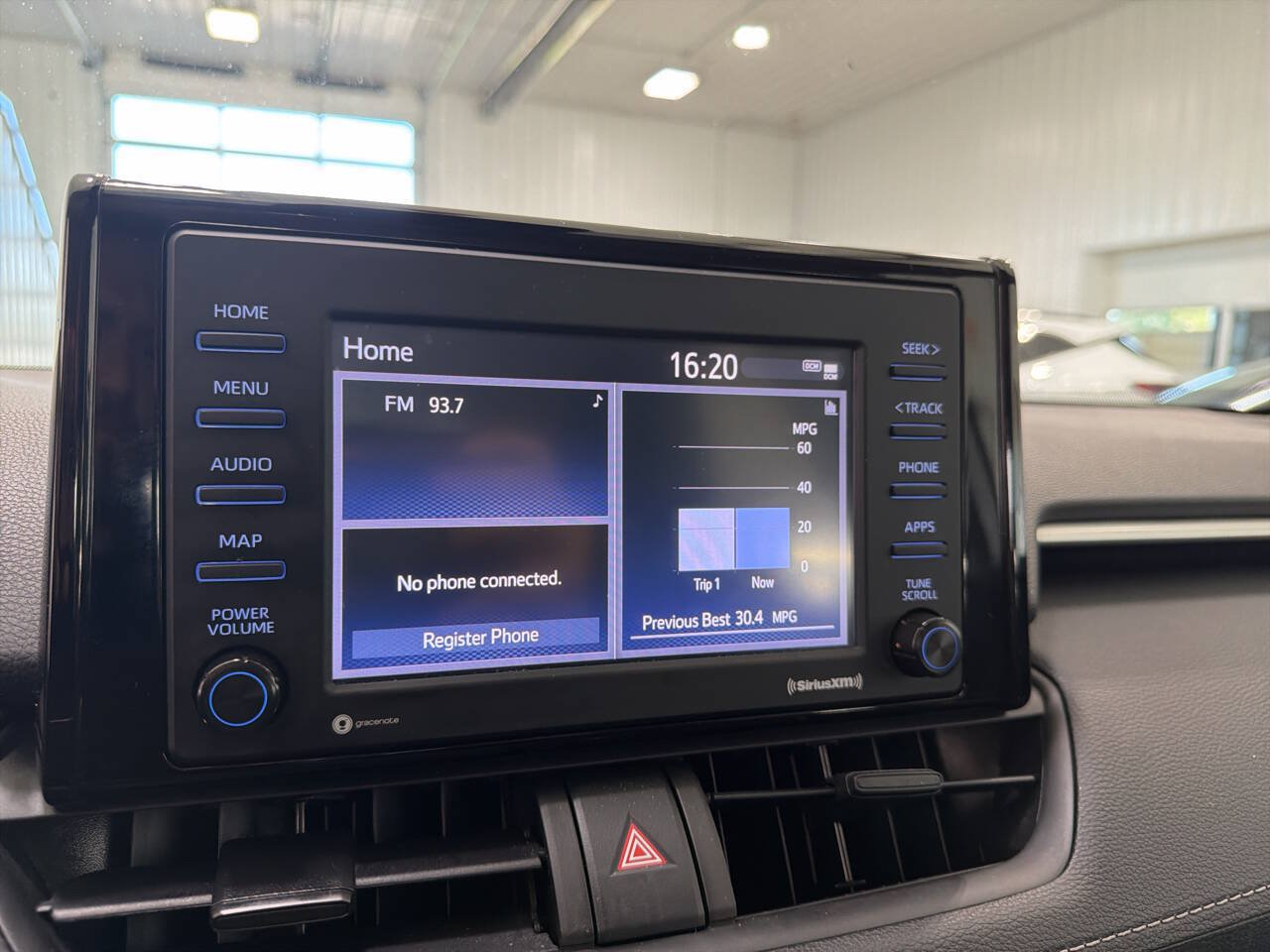 Used 2022 Toyota RAV4 XLE AWD/4WD image 13