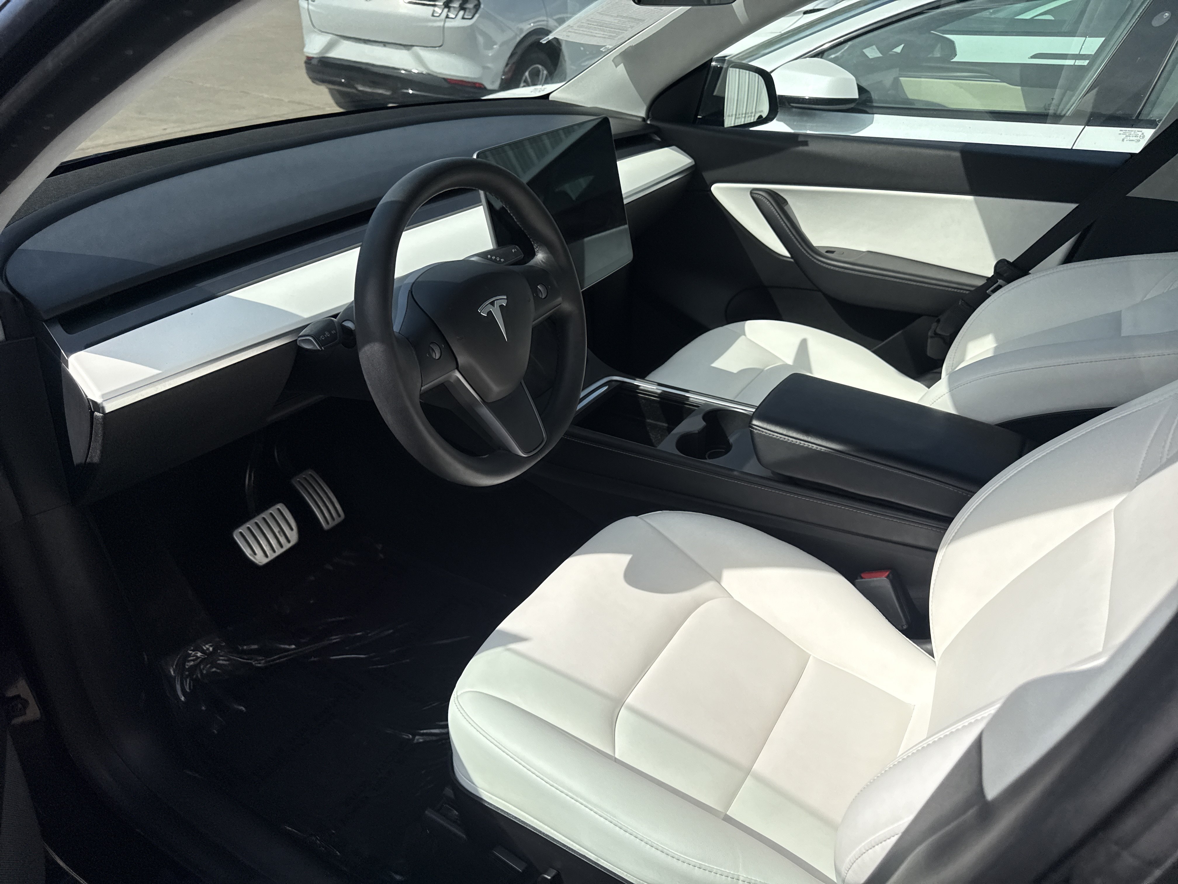 Used 2021 Tesla Model Y Performance AWD/4WD image 3