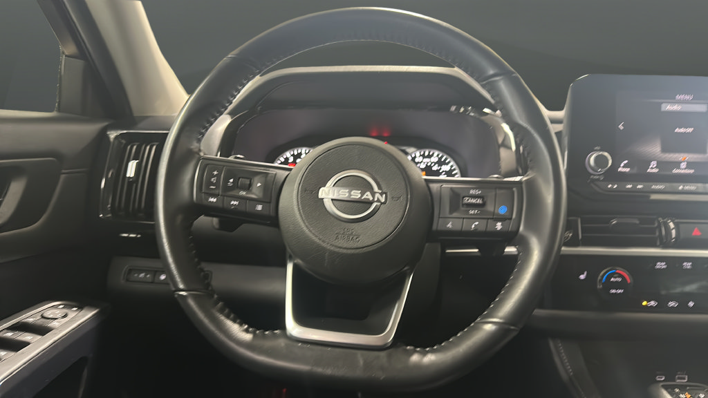 Used 2025 Nissan Pathfinder SV AWD/4WD image 15