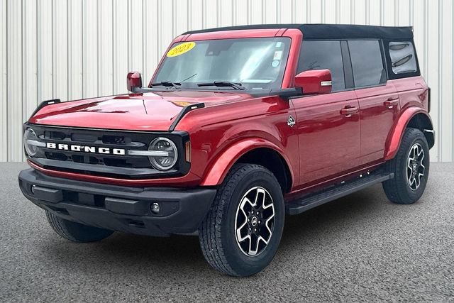Used 2023 Ford Bronco Outer Banks AWD/4WD image 2