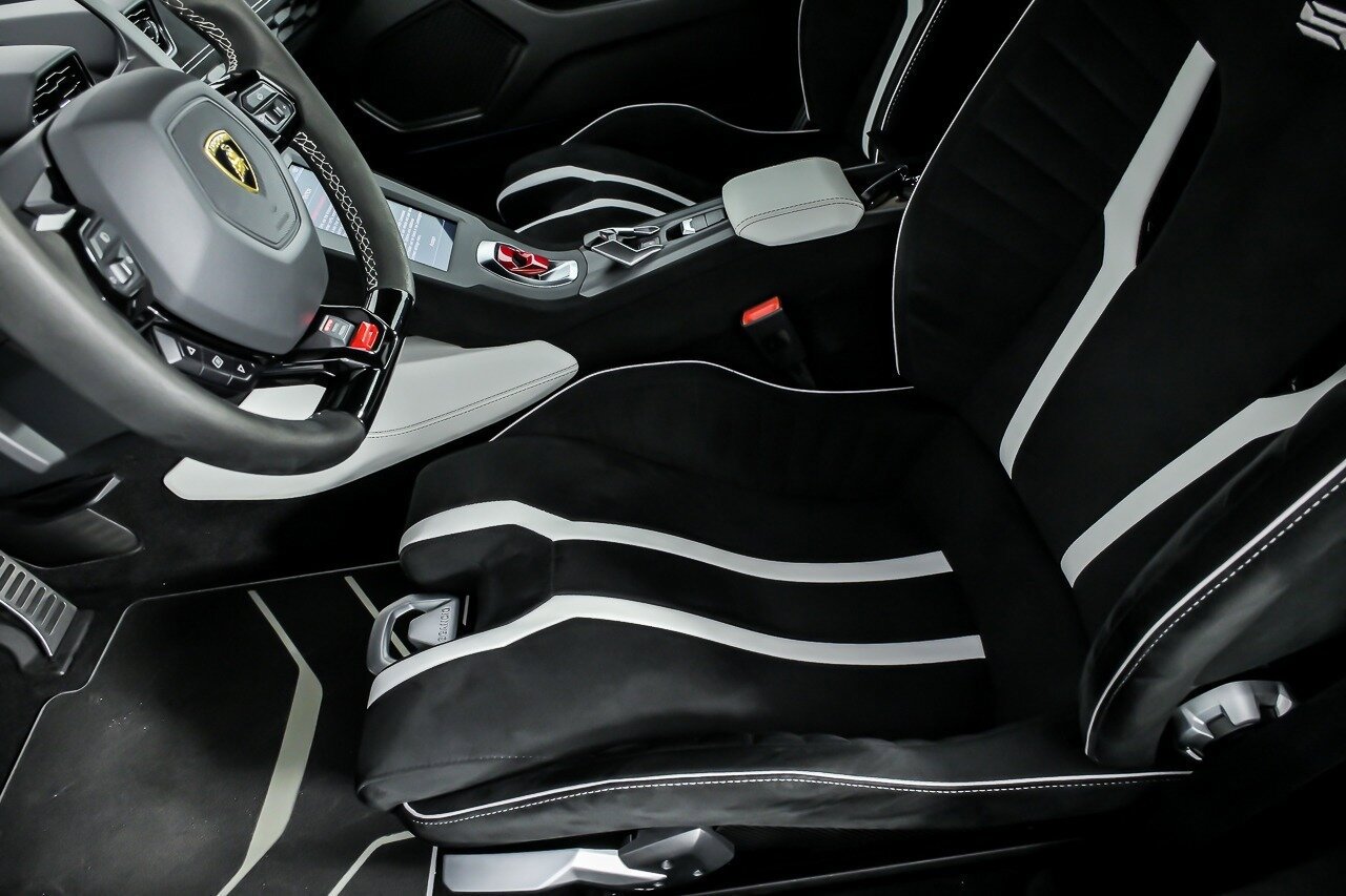 Used 2022 Lamborghini Huracan STO RWD image 22