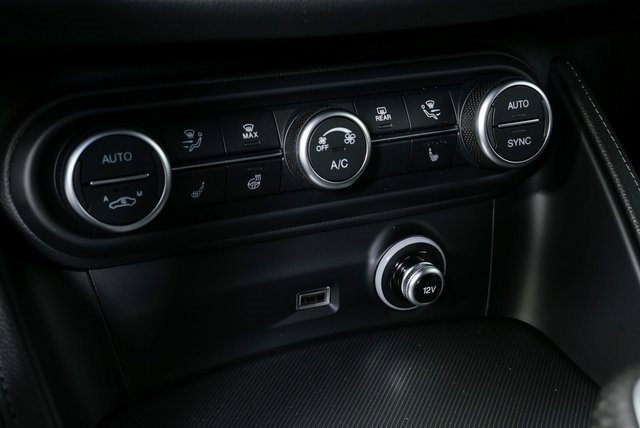 New 2025 Alfa Romeo Stelvio Sprint w/ Convenience Package image 14