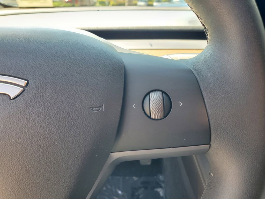 Used 2022 Tesla Model 3 image 25