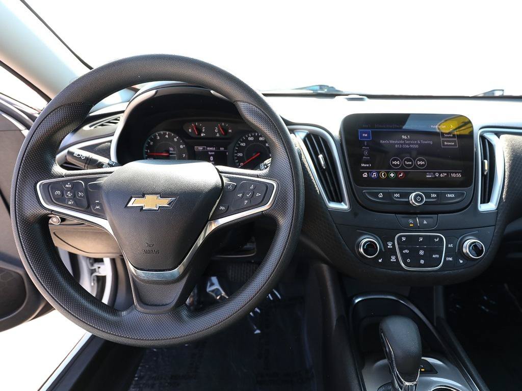 Used 2024 Chevrolet Malibu LT FWD image 13