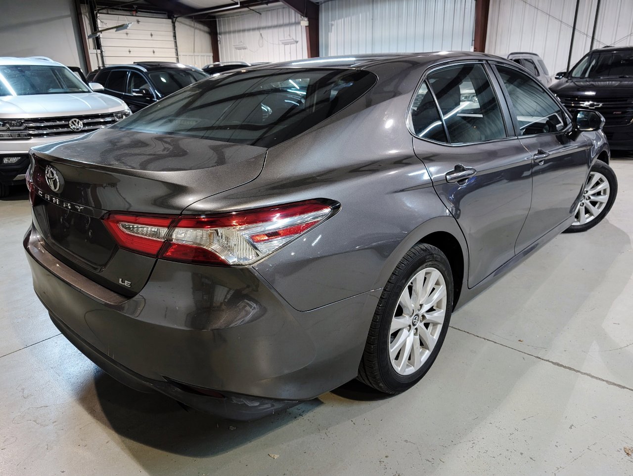 Used 2018 Toyota Camry LE image 7