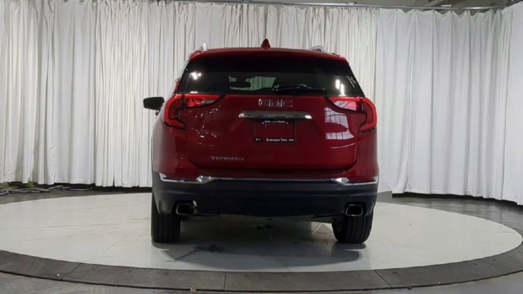 Used 2020 GMC Terrain SLT w/ Preferred Package FWD image 9