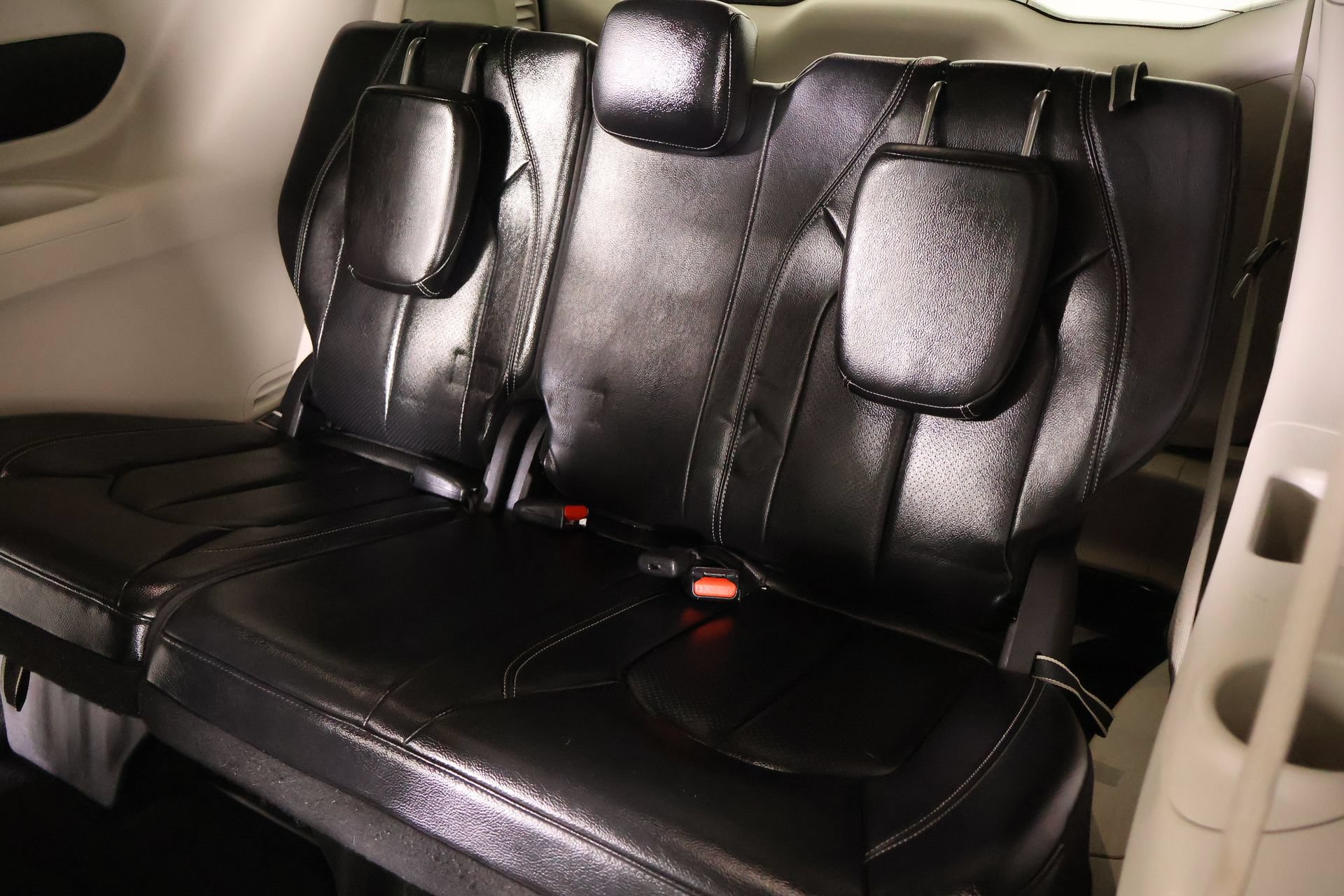 Used 2022 Chrysler Pacifica Touring-L FWD image 12
