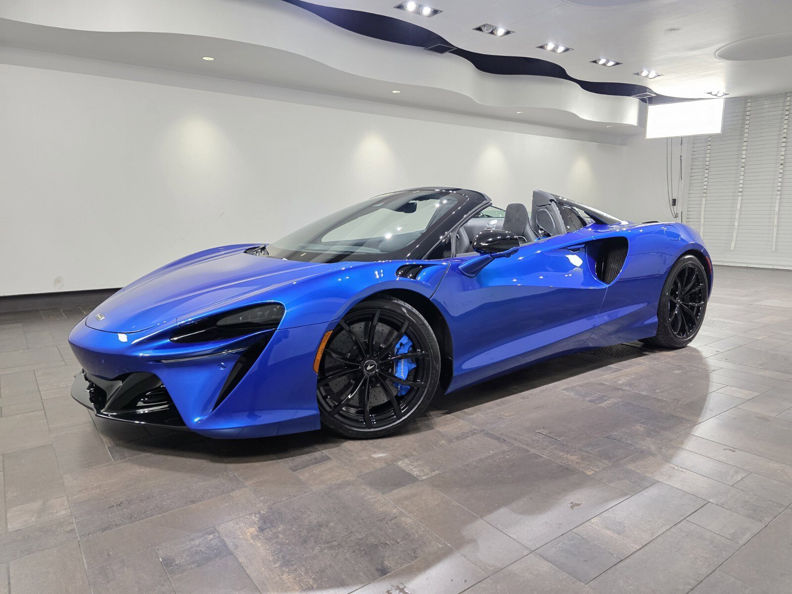 New 2026 McLaren Artura Spider RWD image 1