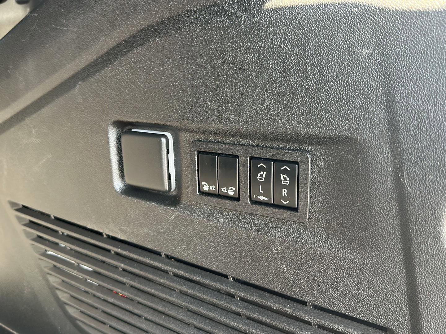 Used 2022 GMC Yukon XL Denali image 20