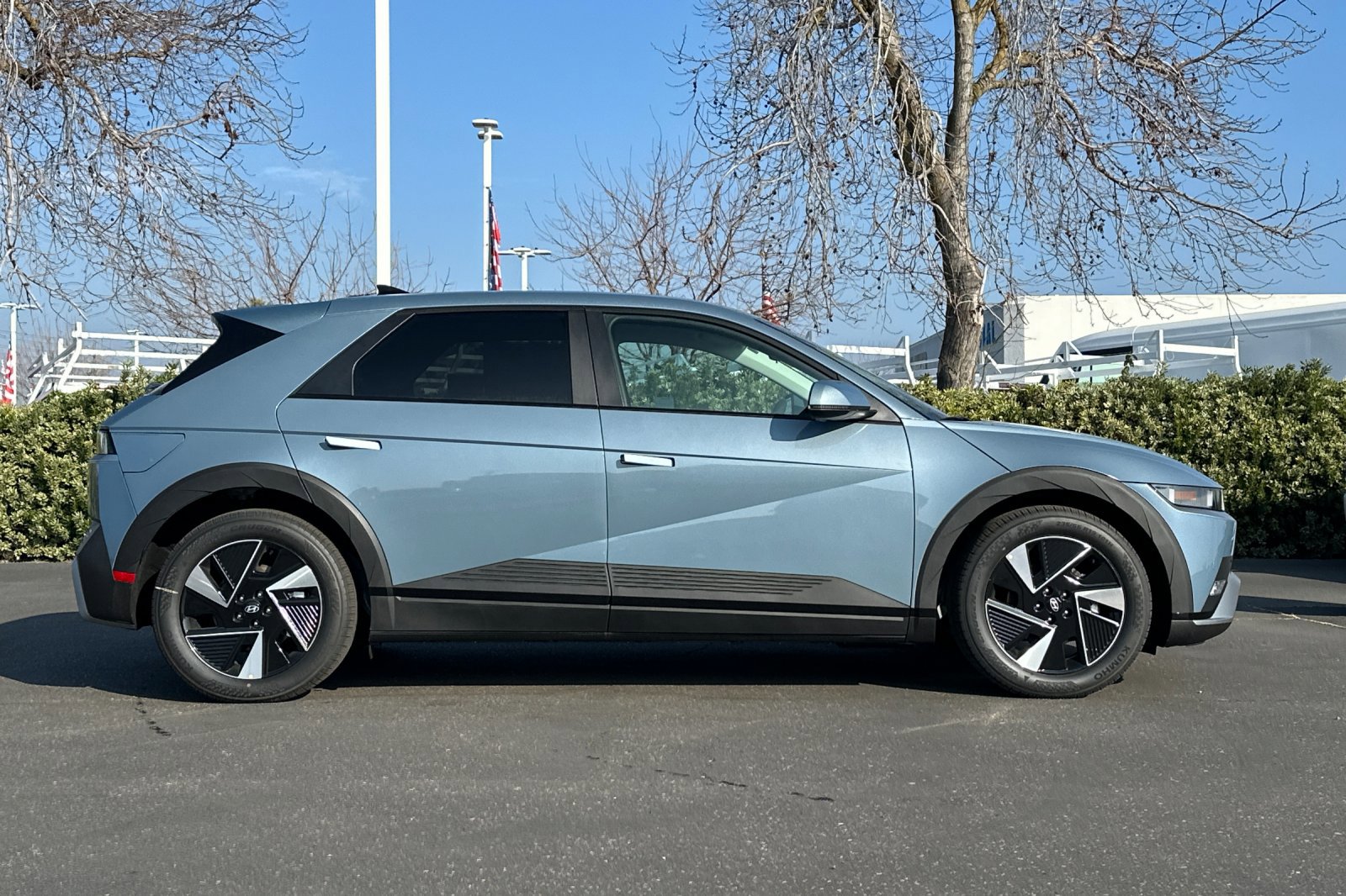 New 2026 Hyundai Ioniq 5 SE image 3