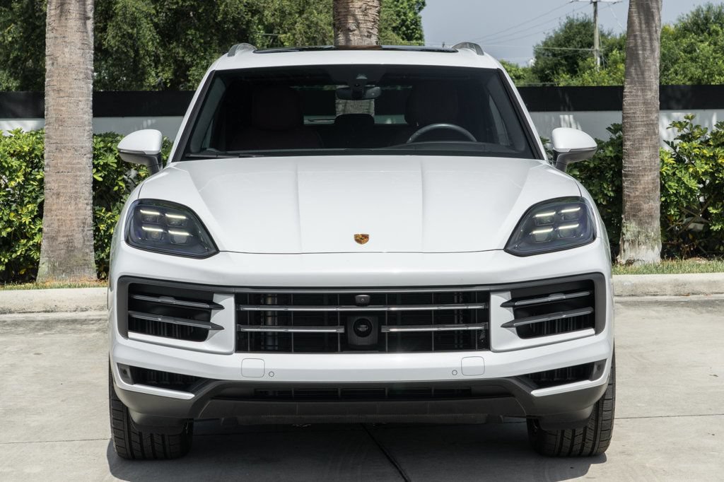 Used 2024 Porsche Cayenne AWD/4WD image 12