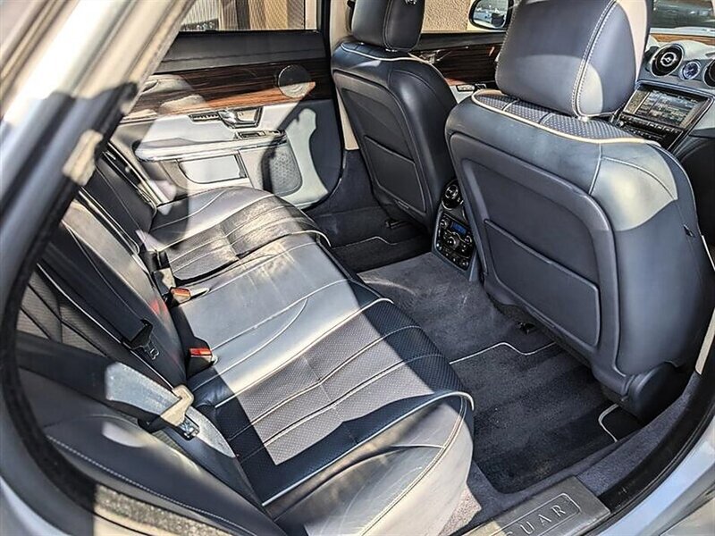 Used 2012 Jaguar XJ L RWD image 29