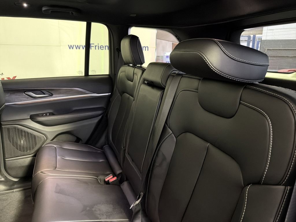 New 2025 Jeep Grand Cherokee Limited image 26
