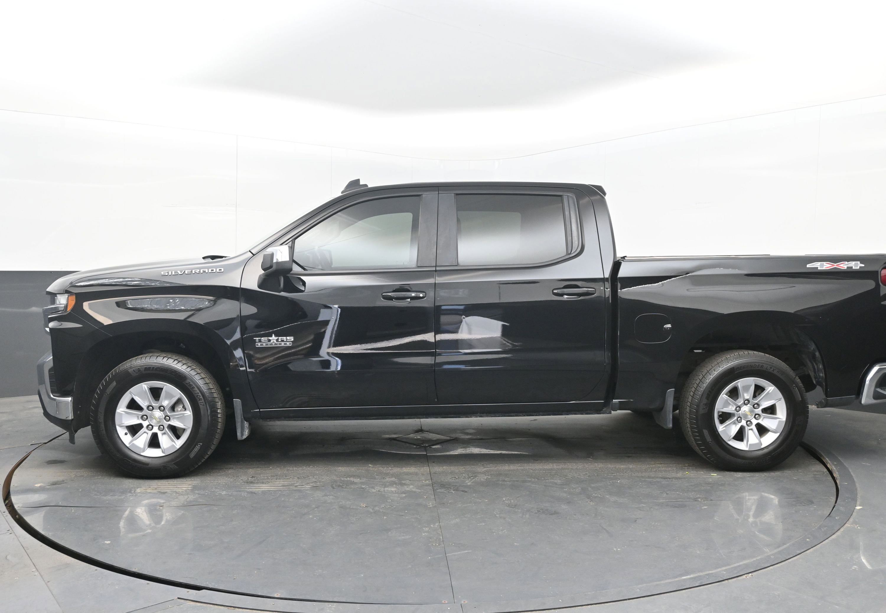 Used 2020 Chevrolet Silverado 1500 LT w/ Texas Edition image 5