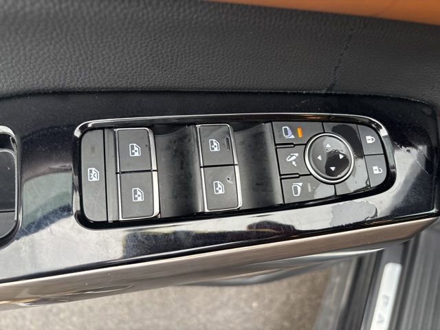 Used 2023 Nissan Pathfinder Platinum w/ Cargo Package image 22