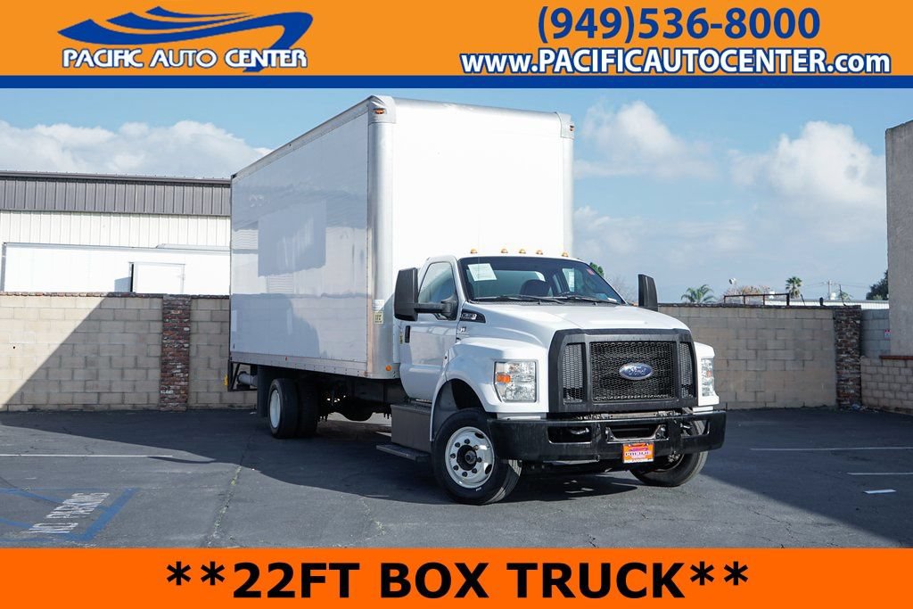 Used 2017 Ford F650 2WD Regular Cab Super Duty image 1