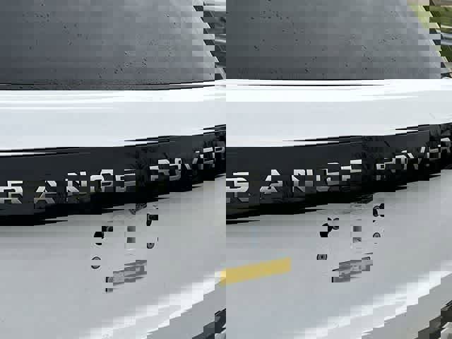 Used 2025 Land Rover Range Rover SE image 19