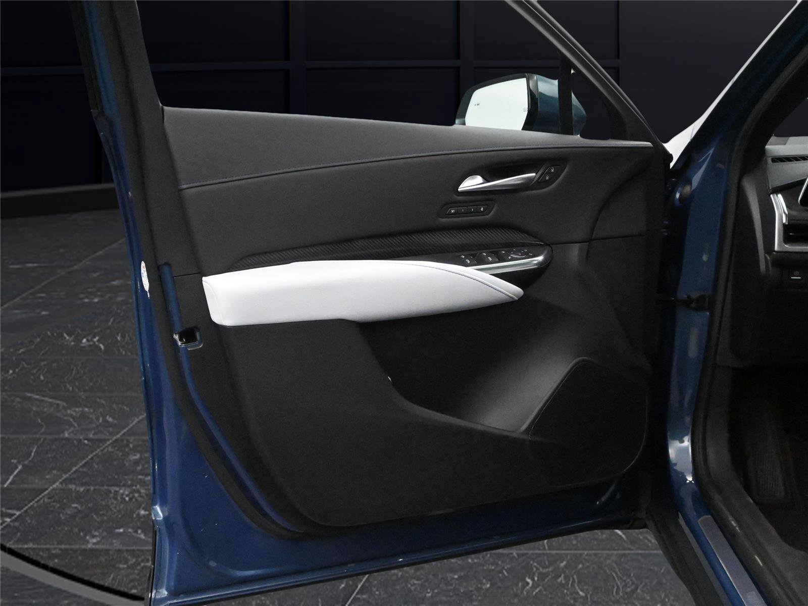 Used 2024 Cadillac XT4 Sport image 25