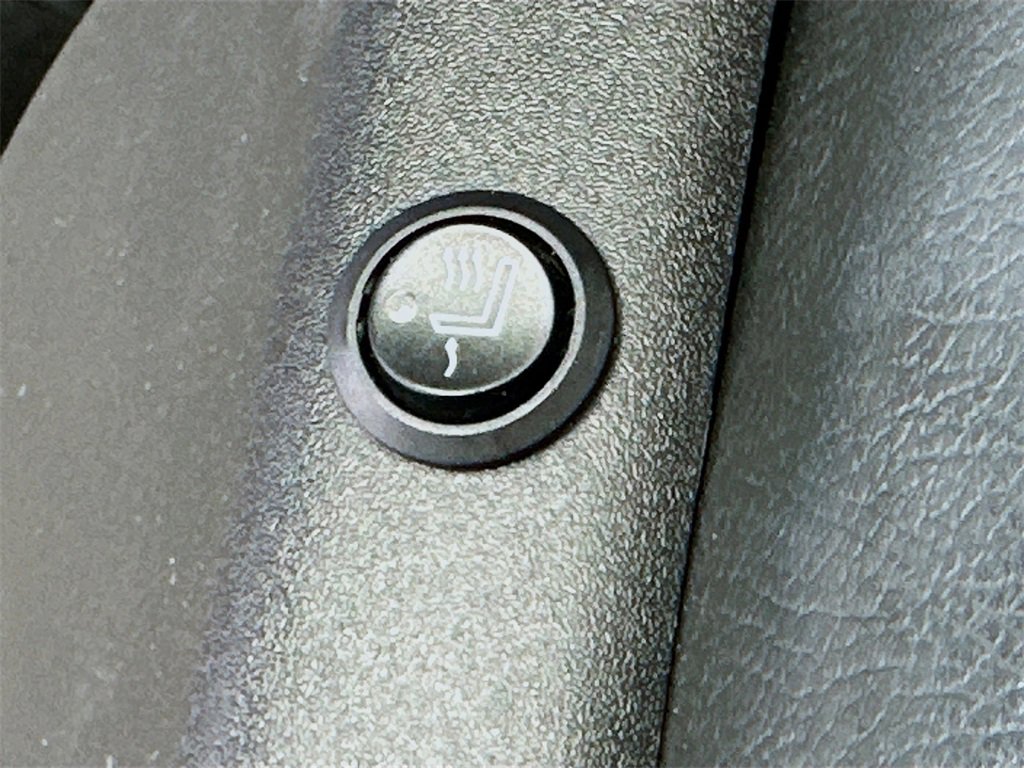 Used 2018 Chrysler Pacifica Touring Plus w/ Tire & Wheel Group image 19