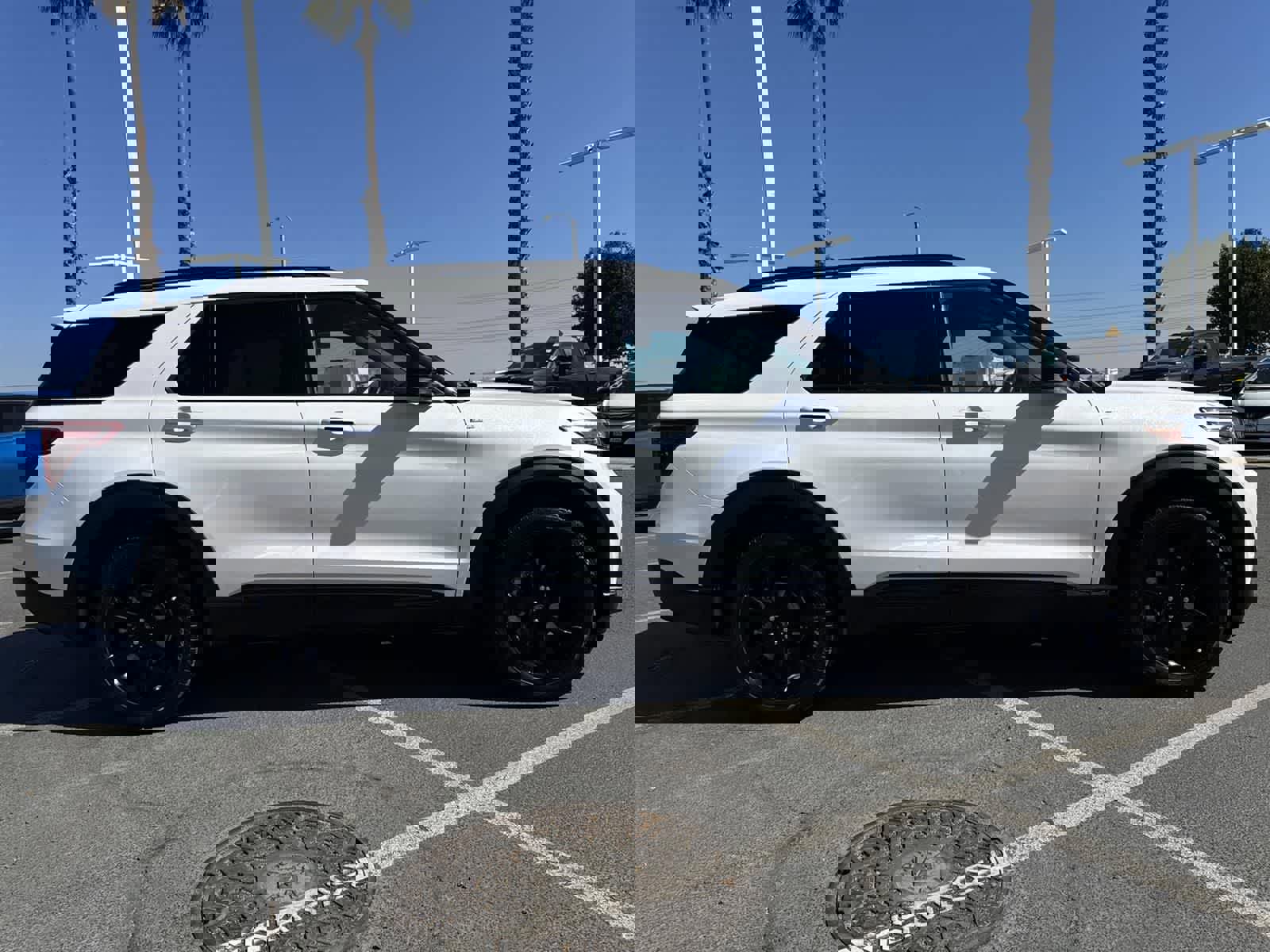 Used 2024 Ford Explorer ST-Line w/ Class IV Trailer Tow Package image 3