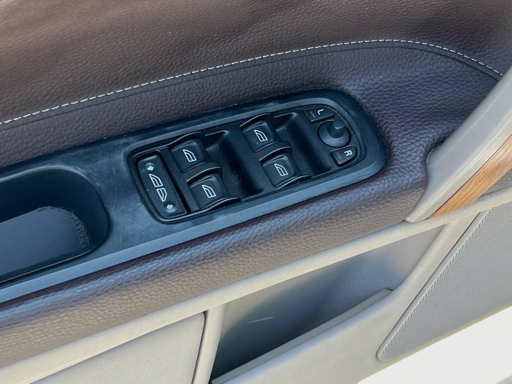 Used 2008 Volvo C70 T5 FWD image 6