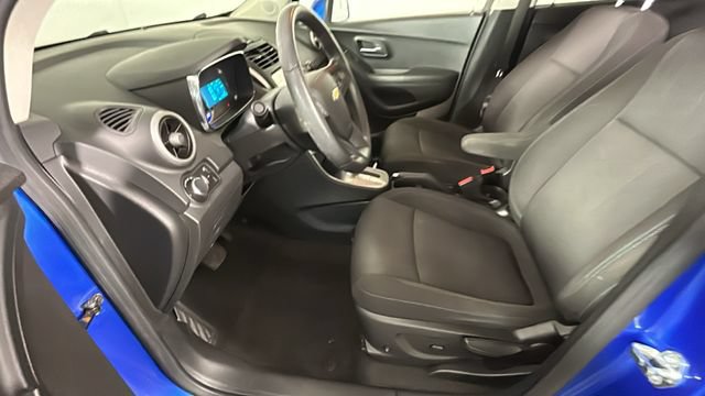 Used 2016 Chevrolet Trax LT FWD image 12