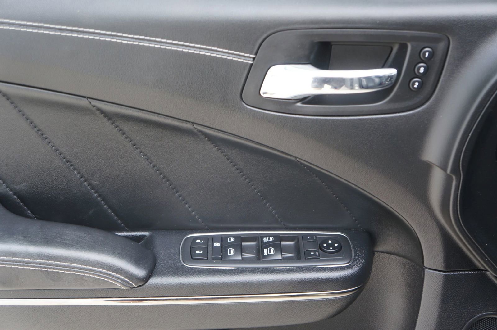 Used 2019 Dodge Charger SRT Hellcat w/ Harman/Kardon Audio Group RWD image 16