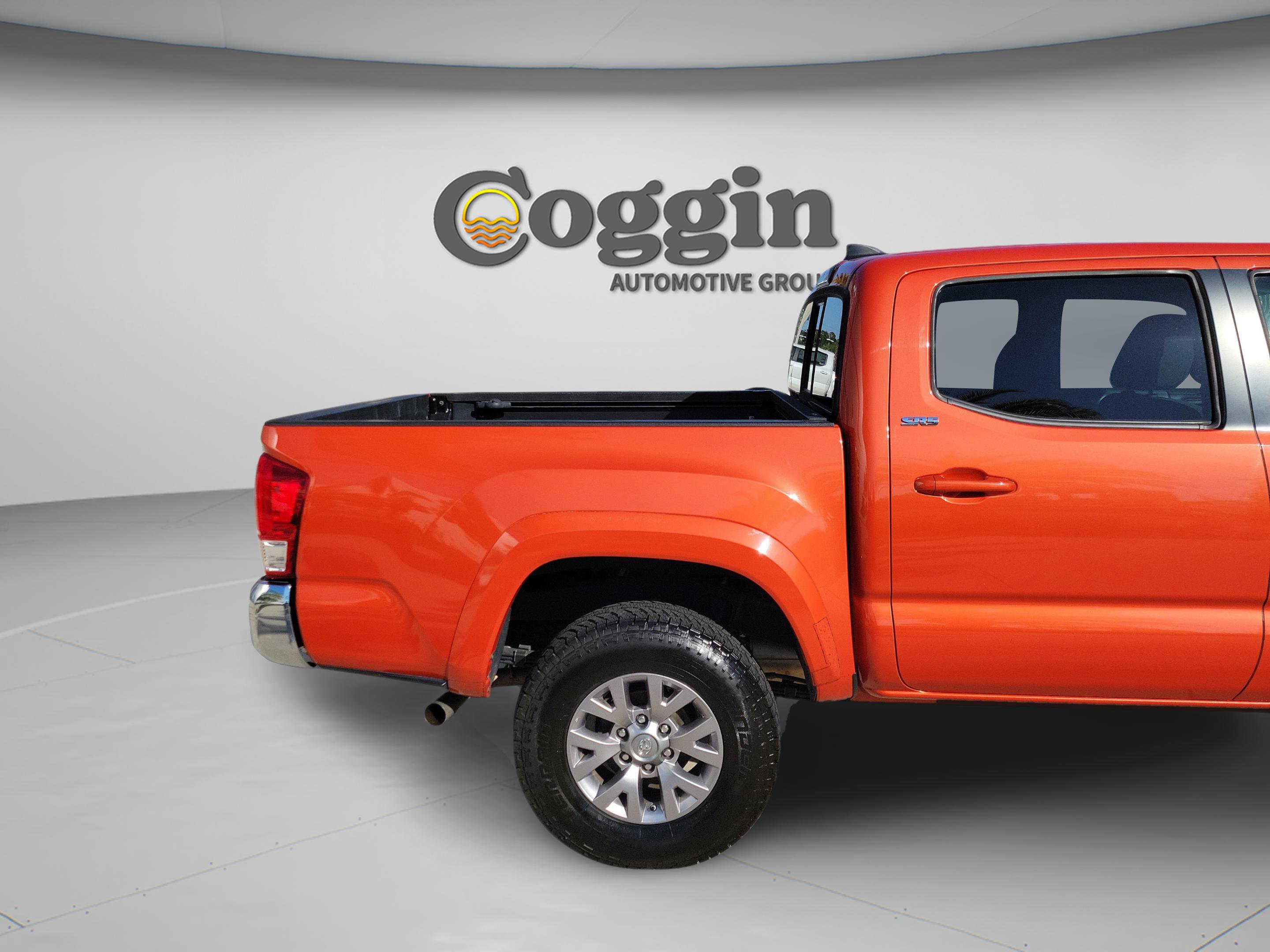 Used 2017 Toyota Tacoma SR5 w/ Tow Package RWD image 31