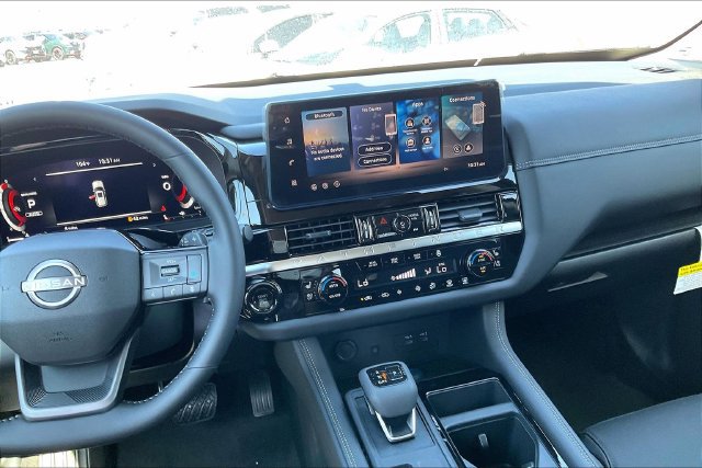 New 2026 Nissan Pathfinder Platinum AWD/4WD image 4