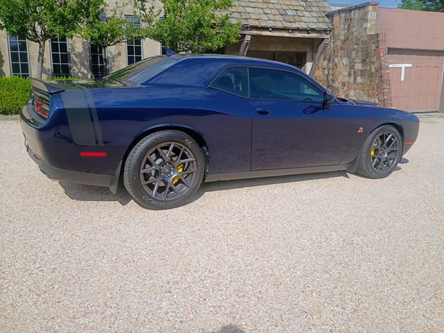 Used 2017 Dodge Challenger R/T Scat Pack w/ Leather Interior Group RWD image 15