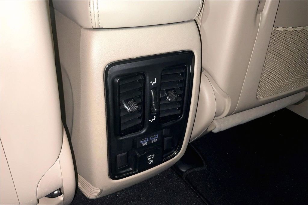 Used 2019 Jeep Grand Cherokee Limited RWD image 34