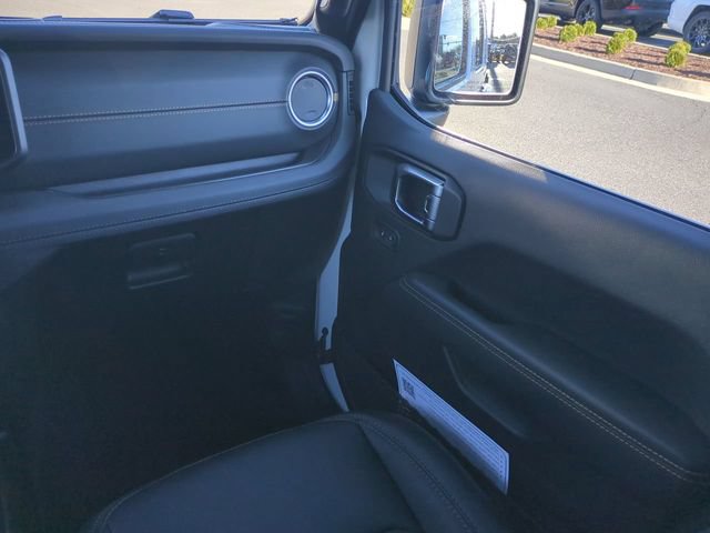 New 2026 Jeep Wrangler Sahara AWD/4WD image 17