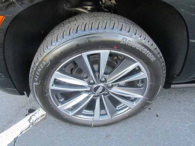 Used 2025 Cadillac Escalade ESV Sport w/ Touring Package image 8