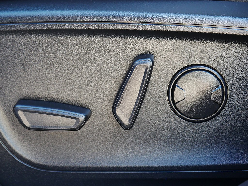 Used 2023 Ford Escape Platinum w/ Premium Technology Package AWD/4WD image 13