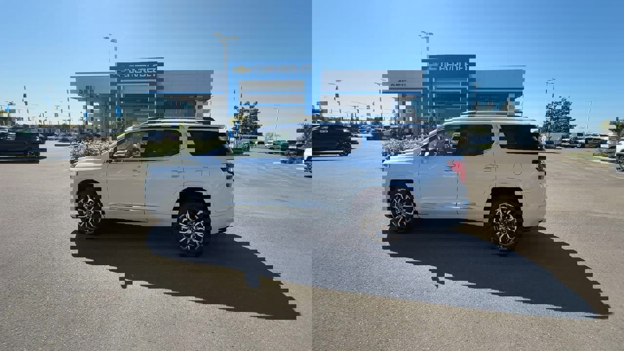 Used 2020 GMC Acadia Denali w/ Trailering Package image 4