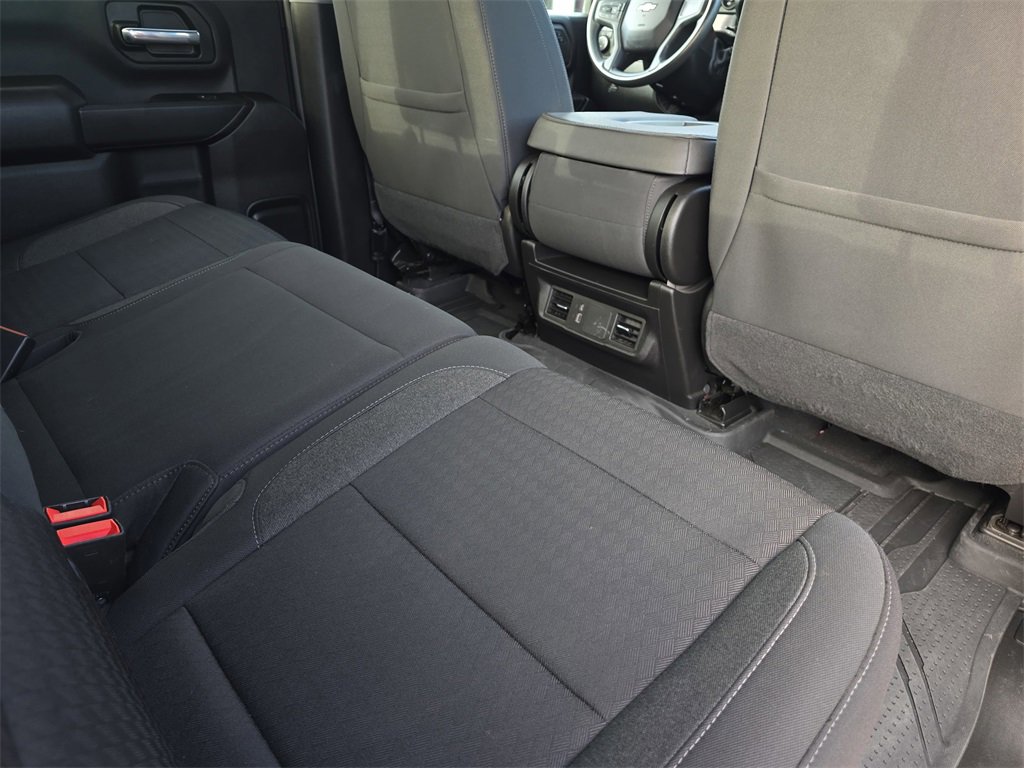 Used 2024 Chevrolet Silverado 2500 Custom w/ Custom Value Package image 11