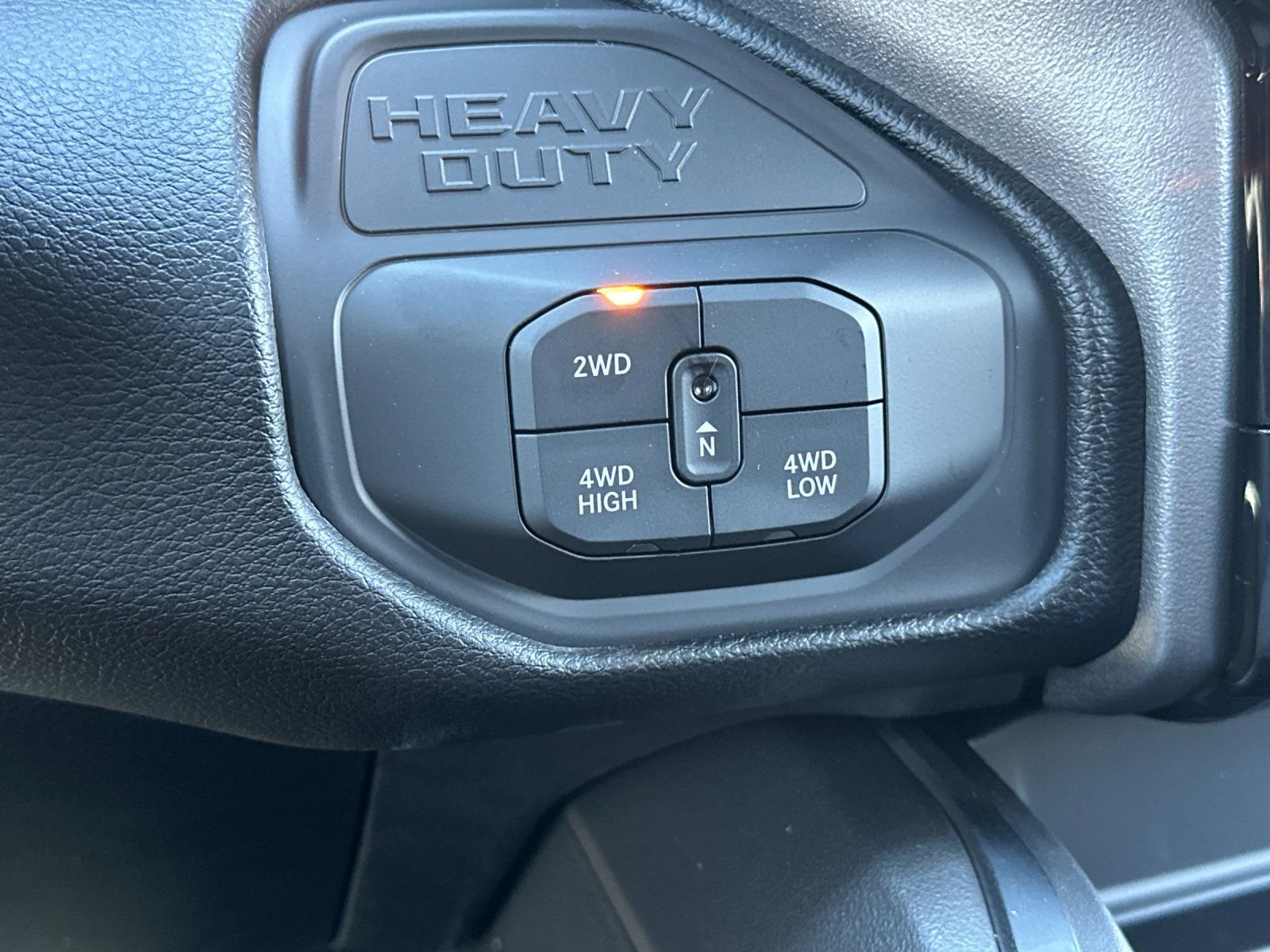 New 2026 RAM 2500 Laramie AWD/4WD image 24