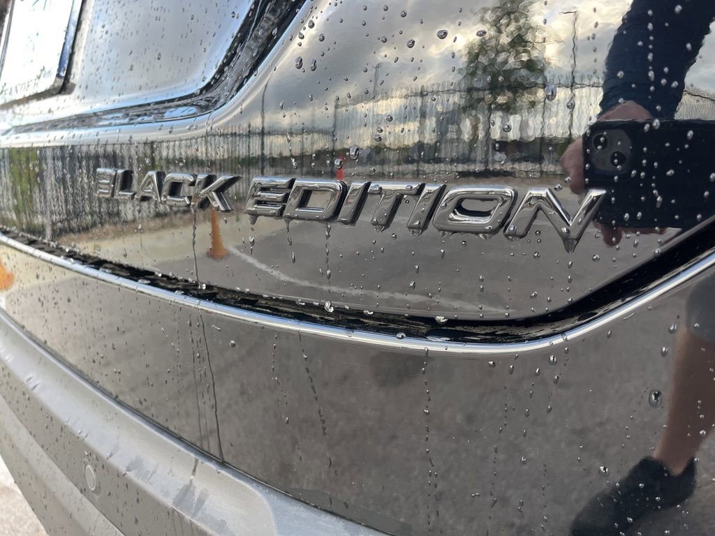 Certified 2025 Honda Pilot Black Edition image 9