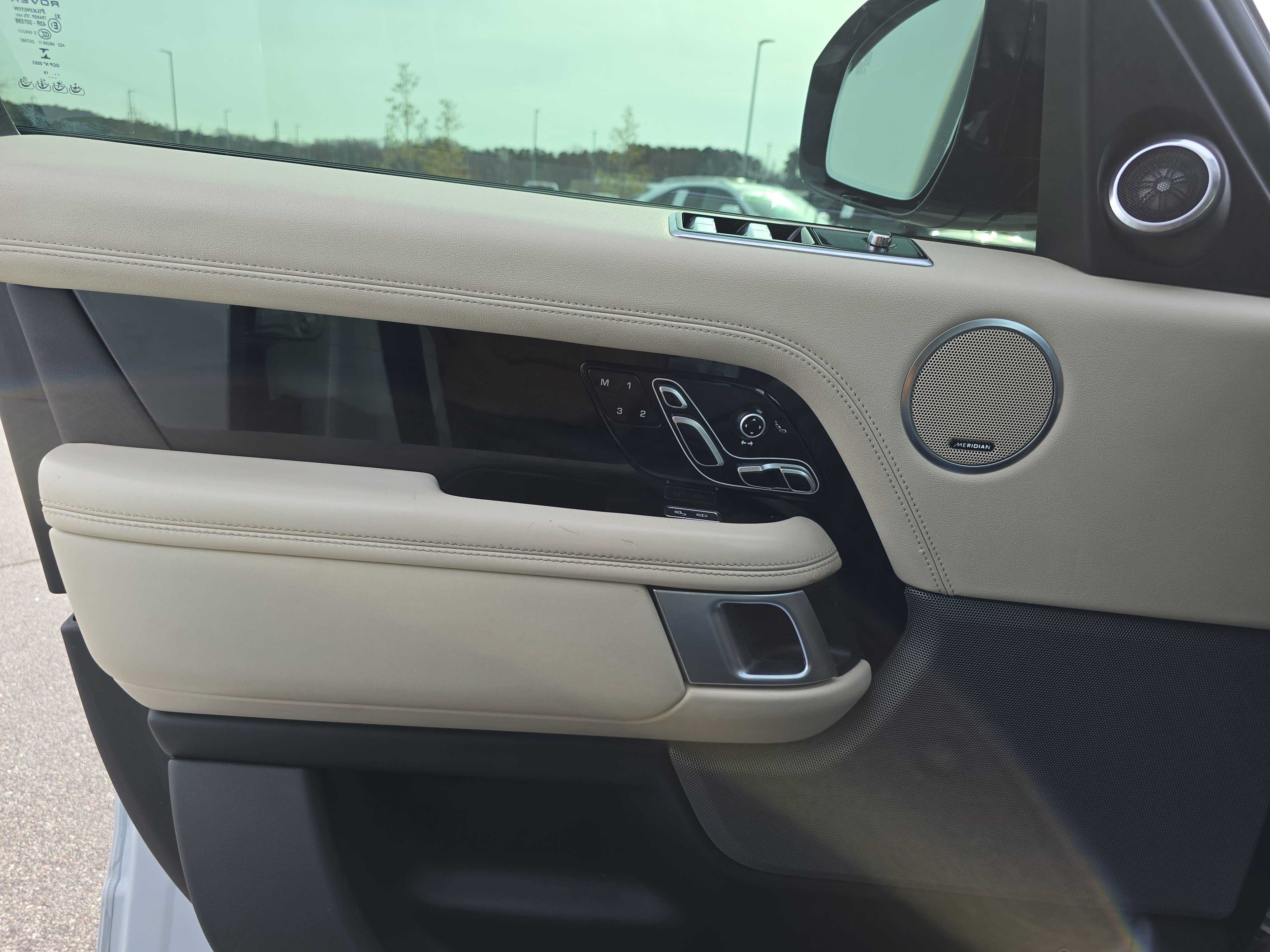 Used 2020 Land Rover Range Rover HSE image 26