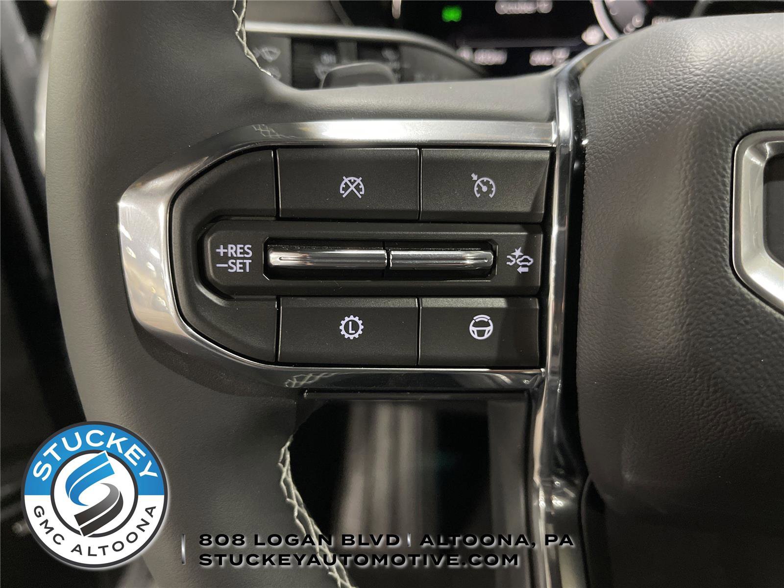 New 2026 GMC Acadia Denali w/ Super Cruise Package image 18