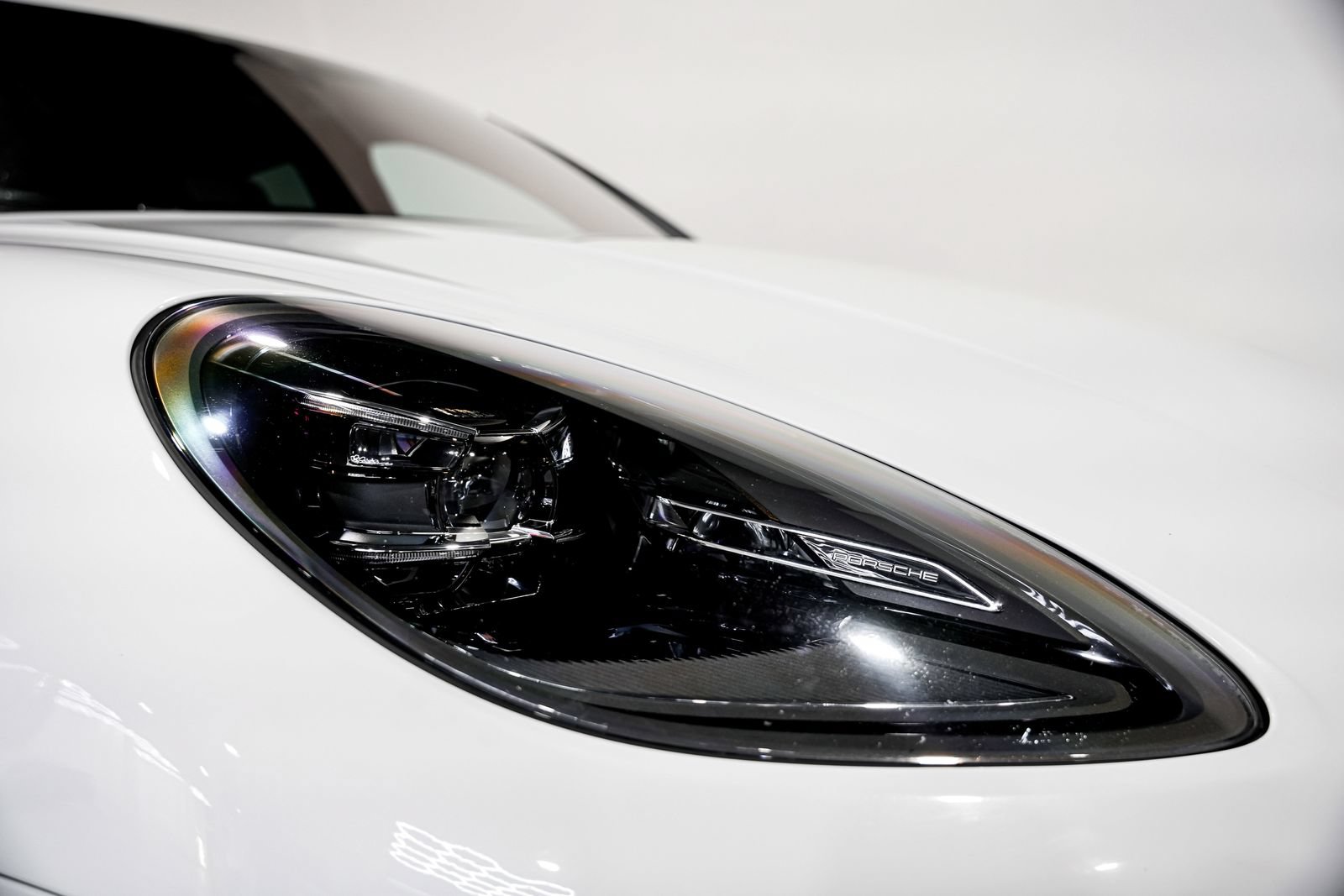 Used 2023 Porsche Macan S AWD/4WD image 46