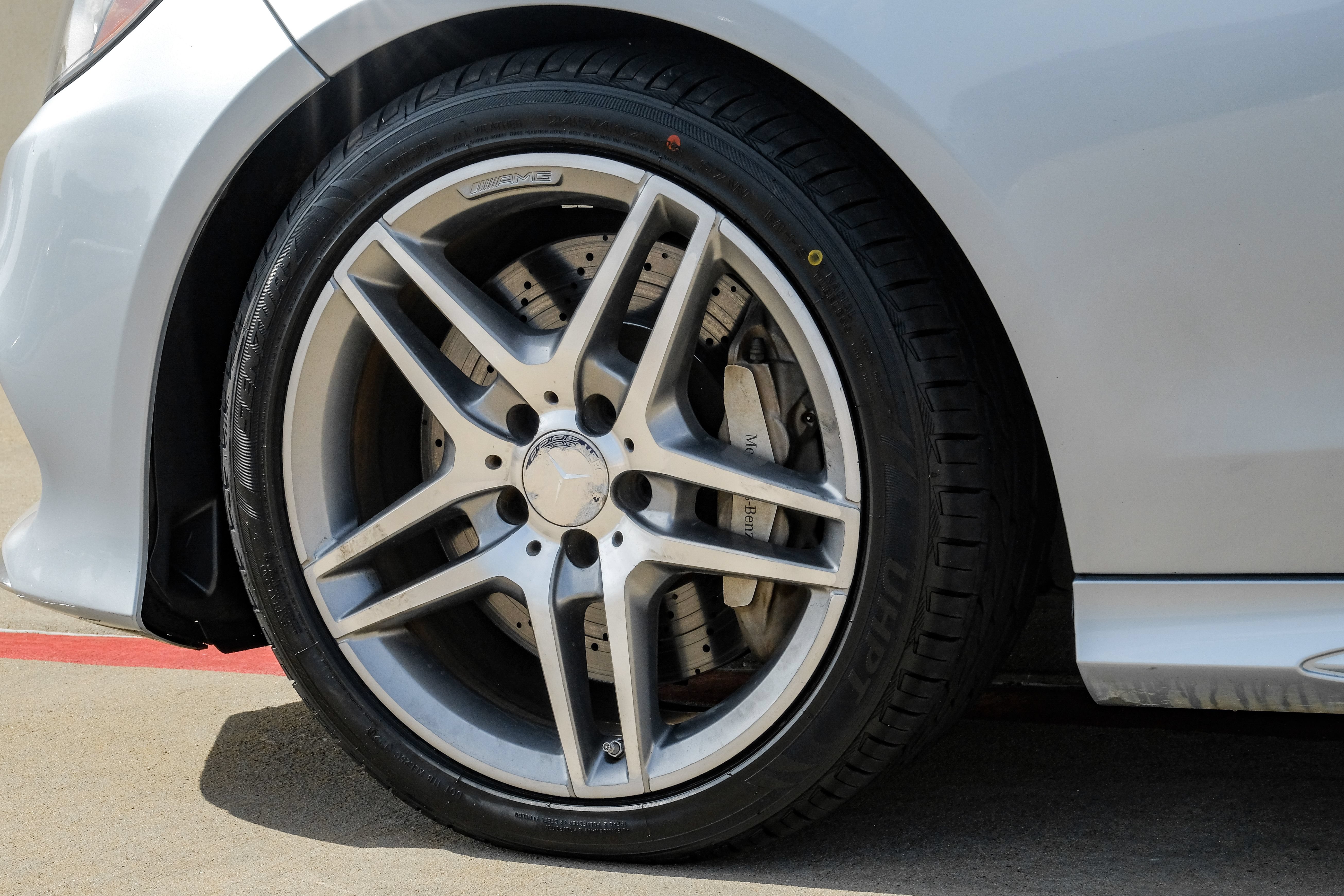 Used 2014 Mercedes-Benz E 550 4MATIC Sedan w/ Premium 1 Package image 63