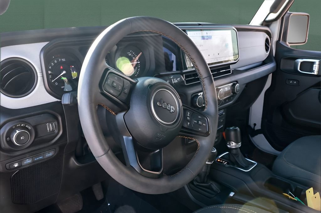 Used 2024 Jeep Wrangler Unlimited w/ Convenience Group image 33