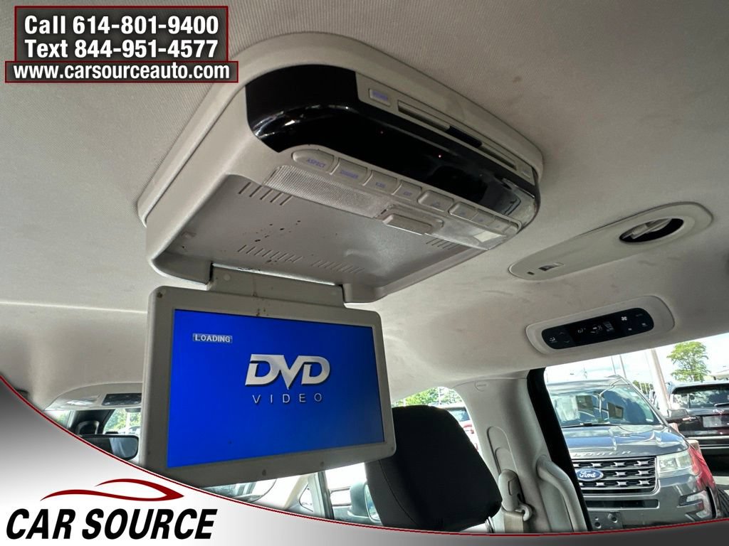 Used 2017 Chrysler Pacifica Touring Plus w/ Tire & Wheel Group FWD image 16