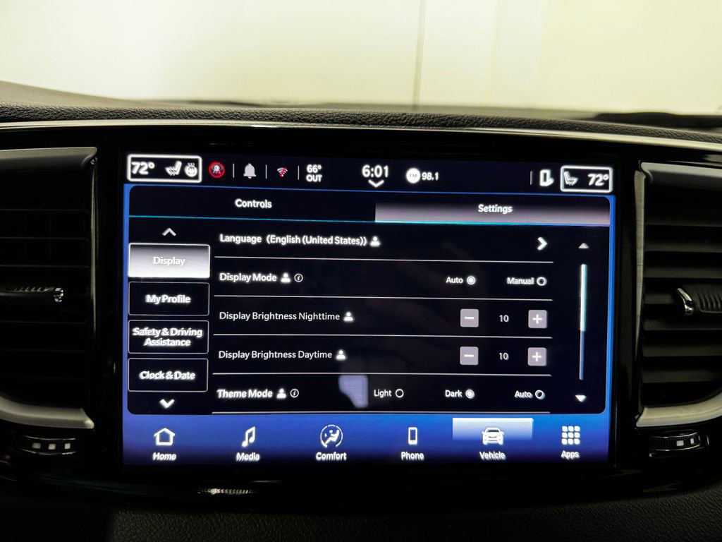 Used 2025 Chrysler Pacifica Select FWD image 42
